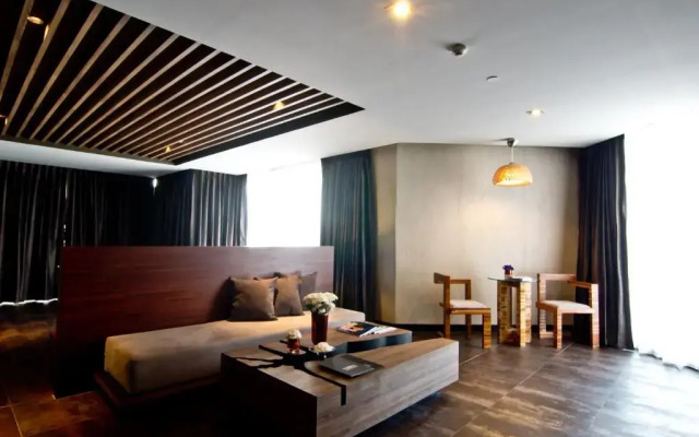 Tsix5 Hotel