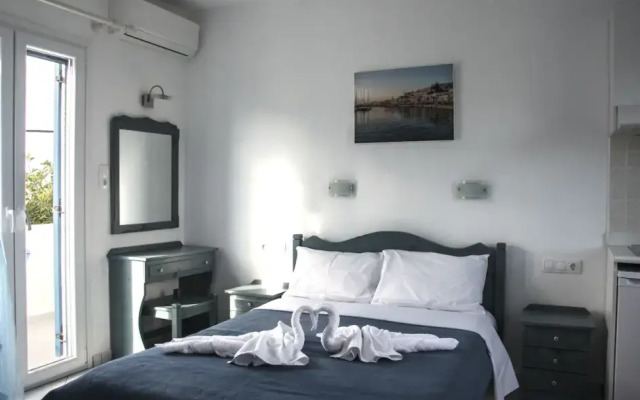 Ikaros Studios & Apartments