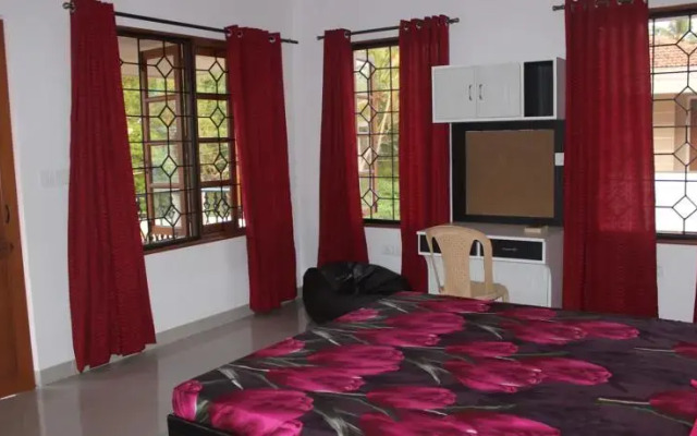 Flory's Nest Holiday Home