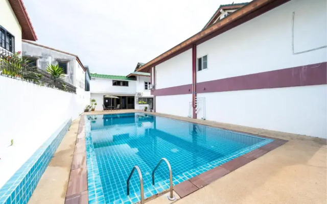 The President Hotel at Chokchai 4