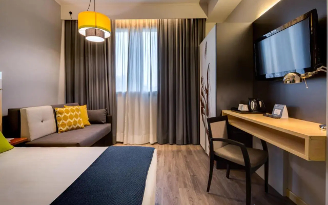 Отель Holiday Inn Bologna Fiera