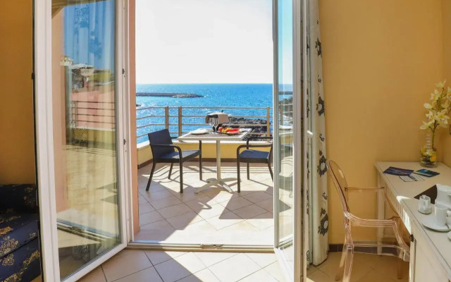 Janus Hotel