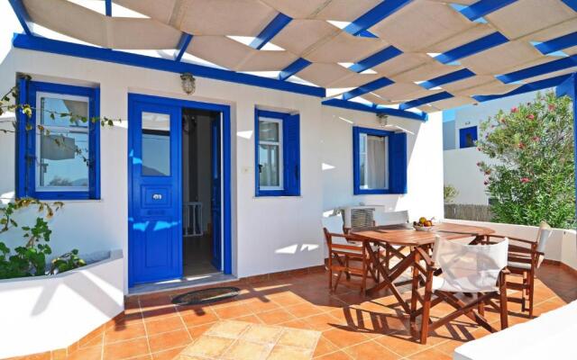 Nikos Sea view apts Milos