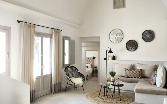 Santo Pure Oia Suites and Villas