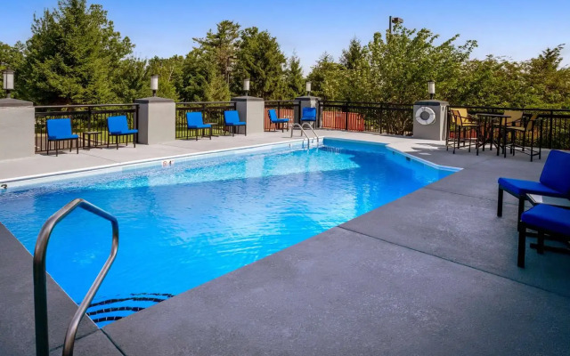 Best Western Plus Hotel Beckley Inn