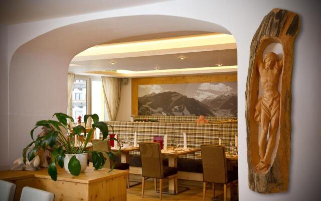 Hotel Alpina