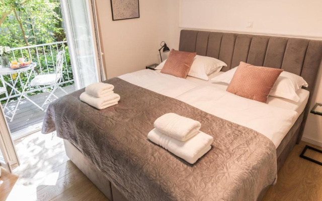 Luxury Rooms With Balcony