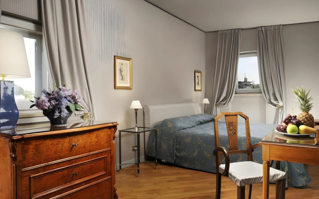 Отель Alexandra