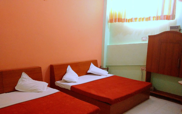 Fiesta Hotel, 2 kms from Kathgodam Railway Station