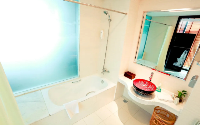 Scholars Hotel (Zhenjiang City Government Sports Exhibition Center)