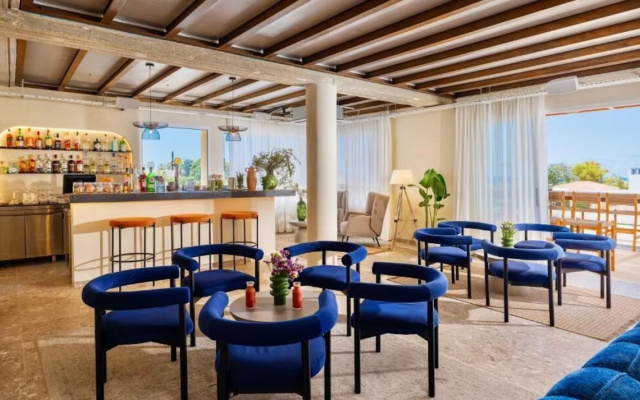 WellClub Family Wellness & Sea View Suites