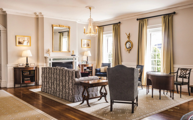 Williamsburg Inn, an official Colonial Williamsburg Hotel