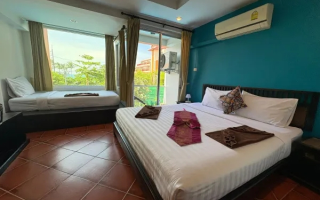 Porterhouse Beach Hotel