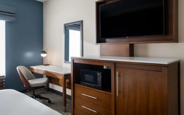 Courtyard by Marriott Seattle SeaTac Airport
