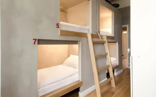 Jedi Hostel