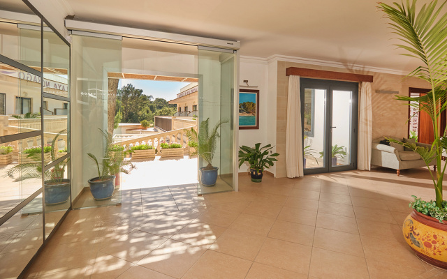 Hotel Playa Mondrago