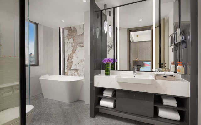 Crowne Plaza Shanghai Nanjing Road by IHG