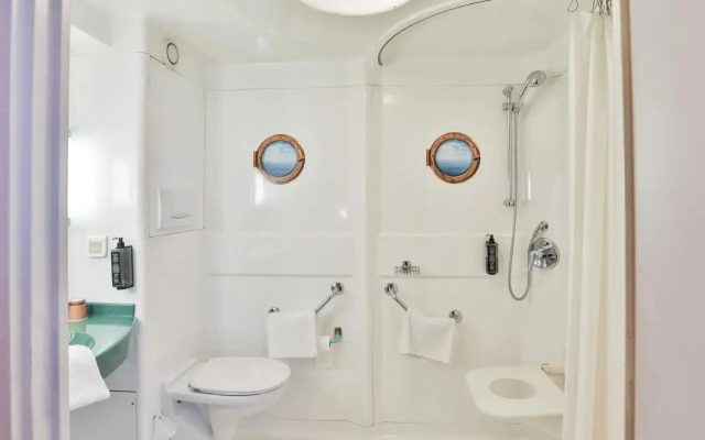 B&B HOTEL Les Sables-d'Olonne Centre Gare