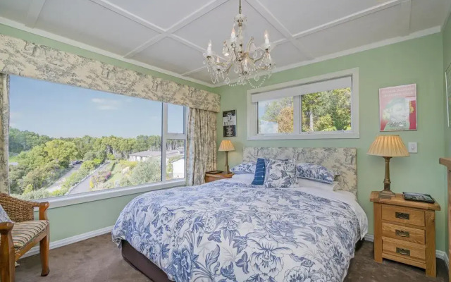 Bayview Valley Lodge