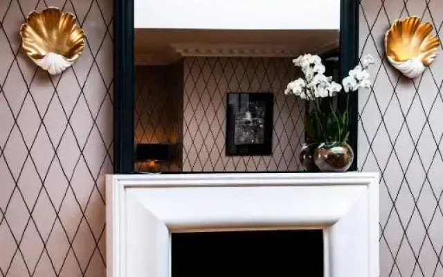 Hôtel de Berri Champs-Élysées, a Luxury Collection Hotel