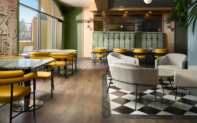 Burton House, Beverly Hills, A Tribute Portfolio Hotel