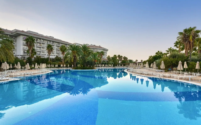 Seaden Sea World Resort & Spa