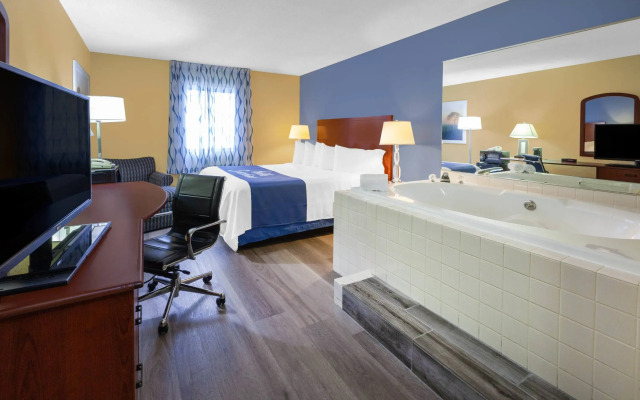 Days Inn by Wyndham Milan Sandusky South