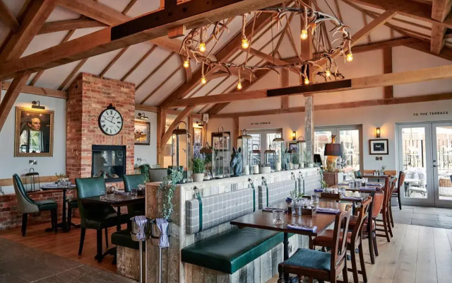 Hare And Hounds Newbury