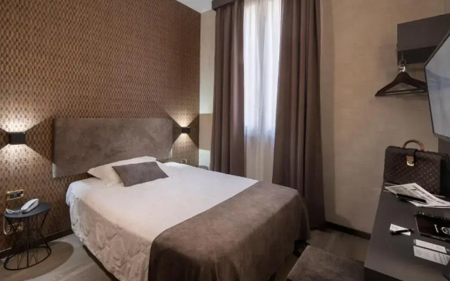 Astor Hotel