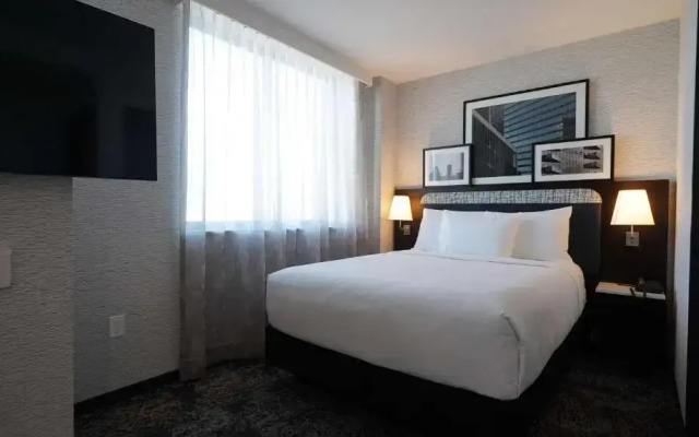 DoubleTree by Hilton Long Island City, NY