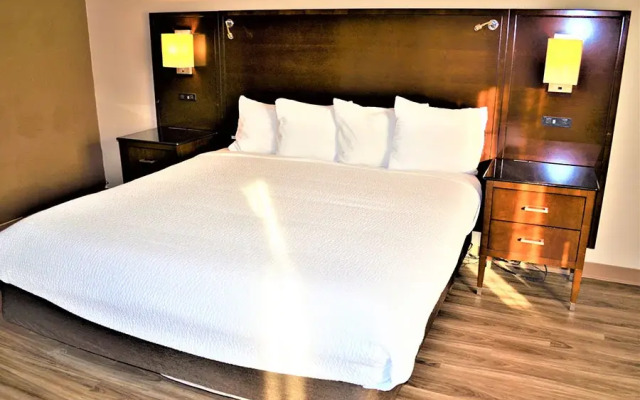 The Ashley Inn & Suites