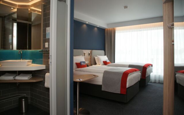 Holiday Inn Express Zurich Airport by IHG