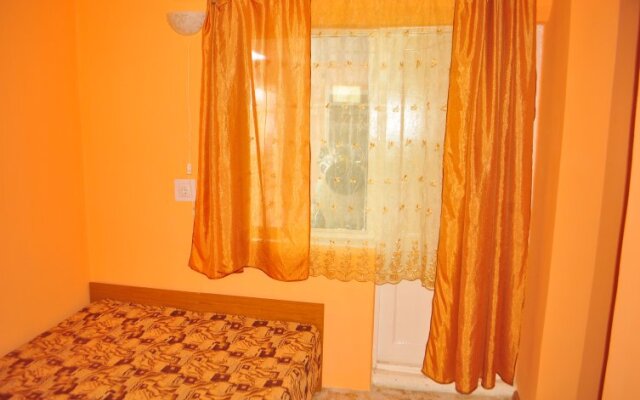 Inn on Chernomorskaya 100