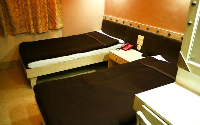 Hotel Monsoon
