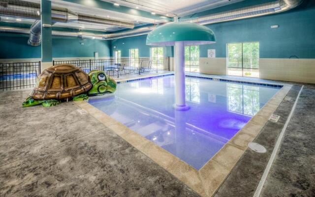 Holiday Inn Express & Suites Cleveland West - Westlake by IHG