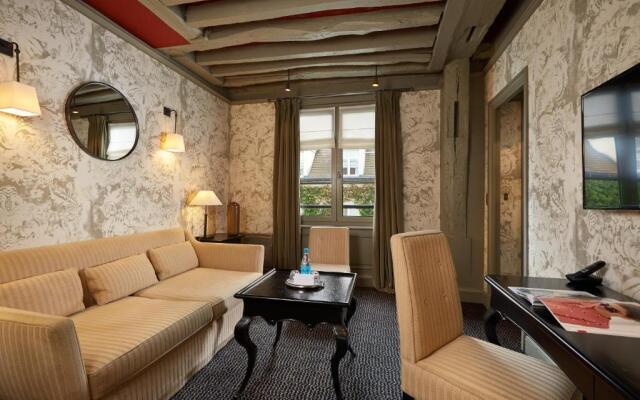 Pavillon de la Reine & Spa, Place des Vosges