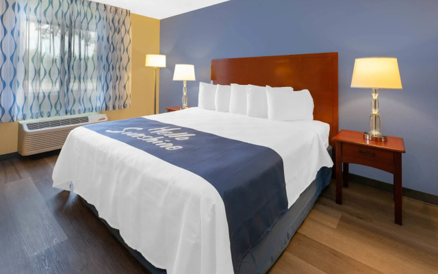 Days Inn by Wyndham Milan Sandusky South