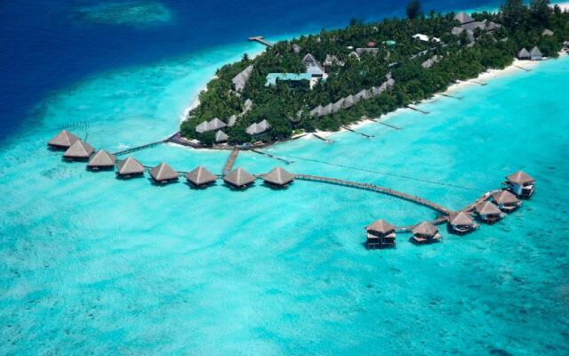 Adaaran Club Rannalhi Hotel