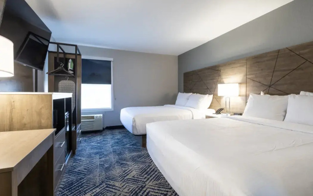 Rodeway Inn & Suites near Outlet Mall - Asheville