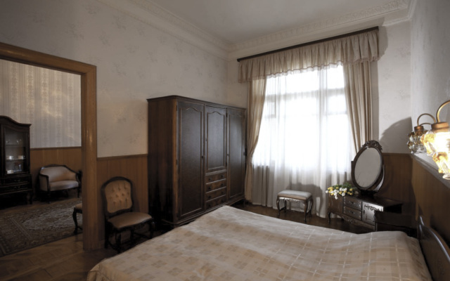 Nizhnaya Oreanda Hotel
