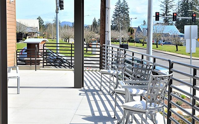 Staybridge Suites Hillsboro - Orenco Station by IHG