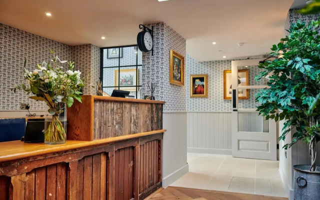 Hare And Hounds Newbury