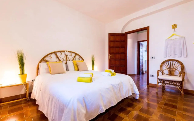 Spazioso Appartamento al Mare con Giardino