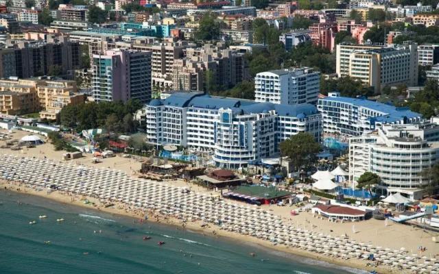 Chaika Beach Resort