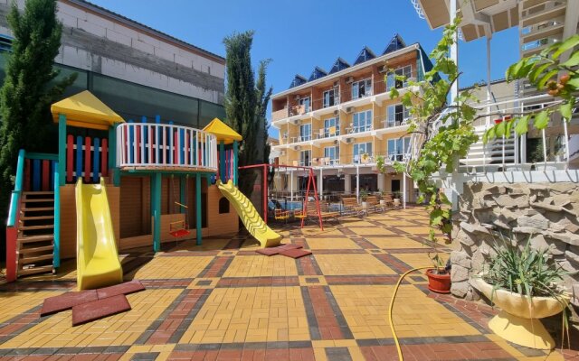 Kanarya Guest House