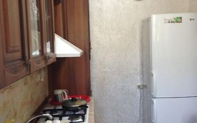 Guesthouse on Vzlyotnaya 14