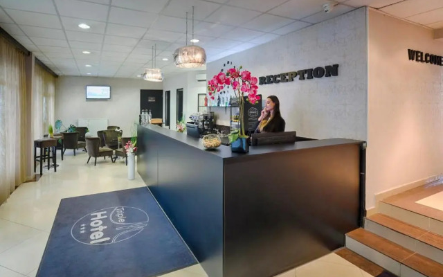 Triple M Hotel