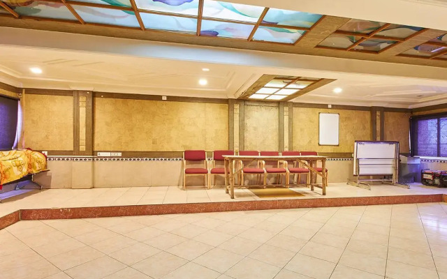 Padma Krishna Hotel