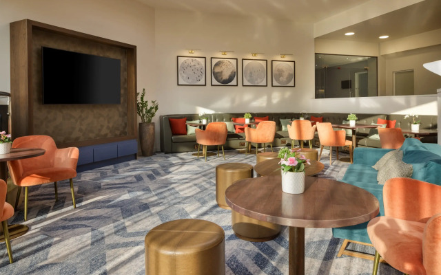 DoubleTree by Hilton Manchester Airport