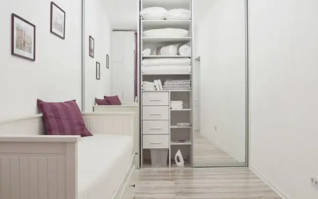 Na Konushennoy Apartment